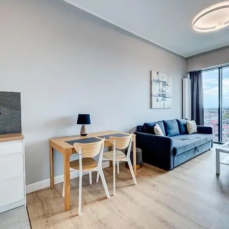 Apartamento Hanza Tower Swimming Pool & High Floor With Balcony! *