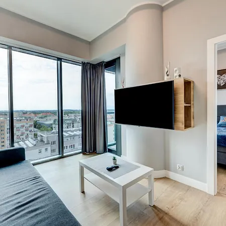 Apartamento Hanza Tower Swimming Pool & High Floor With Balcony!