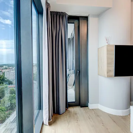 Apartment Hanza Tower Swimming Pool & High Floor With Balcony!