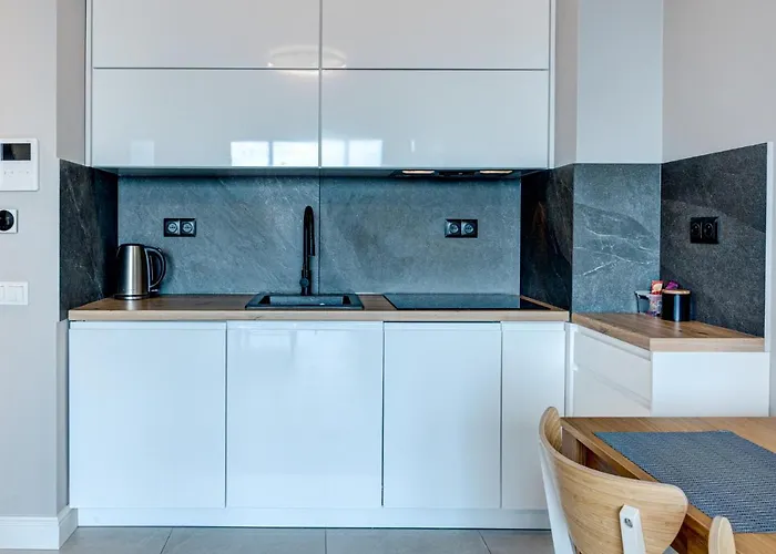 Lägenhet Hanza Tower Swimming Pool & High Floor With Balcony! *