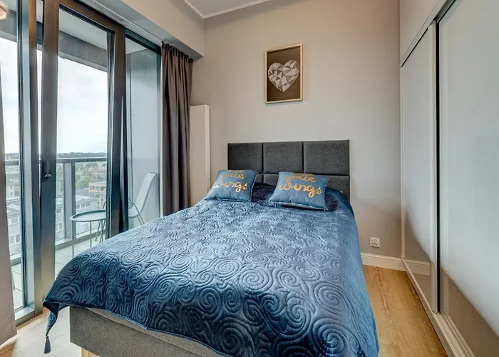 Апартаменты Hanza Tower Swimming Pool & High Floor With Balcony!