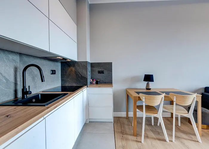 Hanza Tower Swimming Pool & High Floor With Balcony! Апартаменты