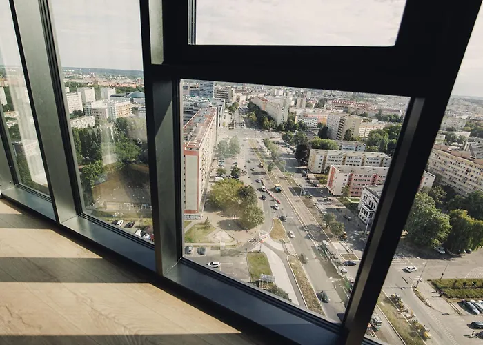 Hanza Tower Swimming Pool & High Floor With Balcony! Апартаменты Щецин